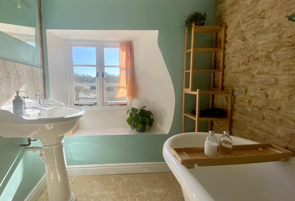 The Explorers Rest - Cottage - Frome Buckland Dinham Exteriör bild